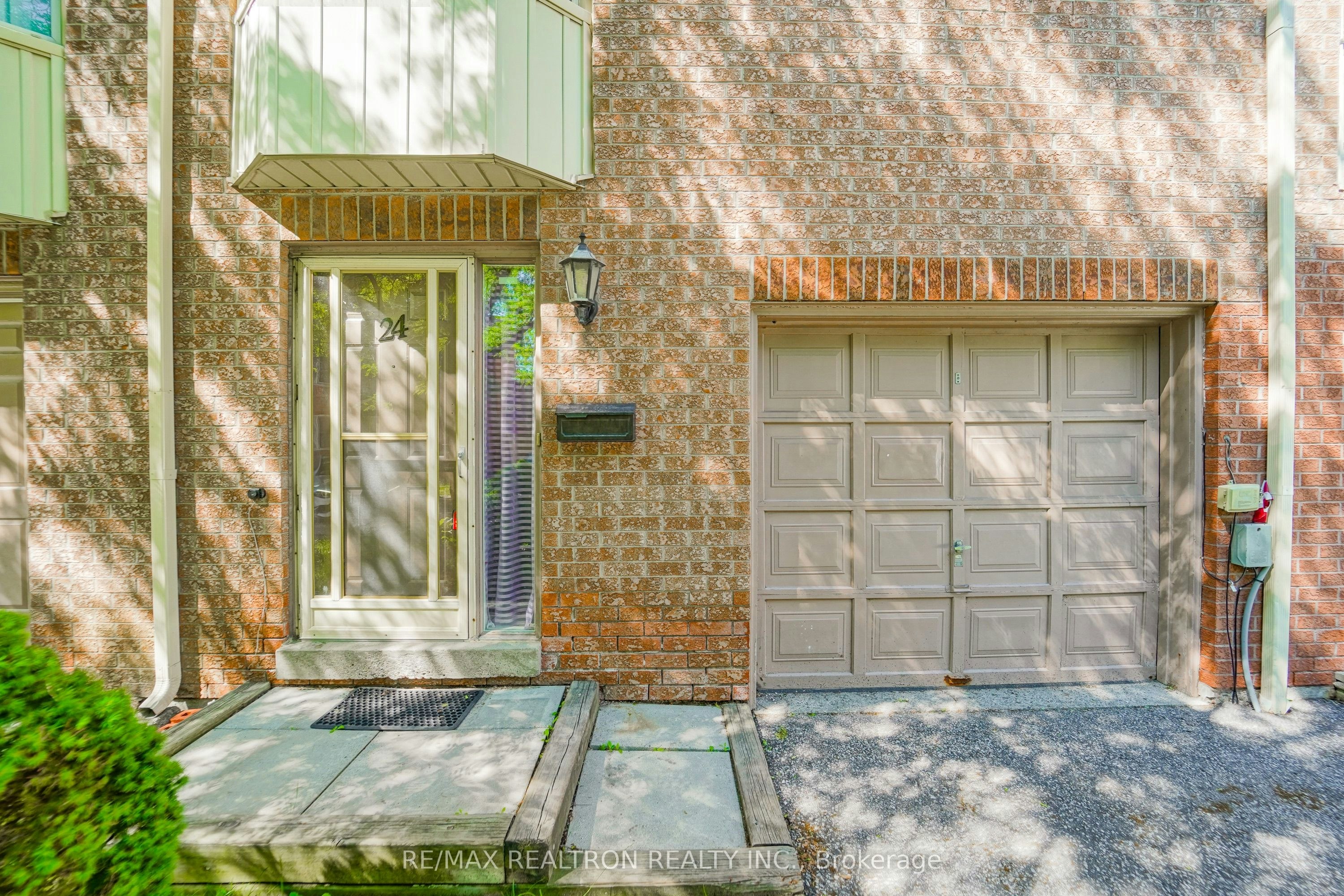 24-25 Cardwell Avenue, Toronto, ON, M1S 4Y7 - 4