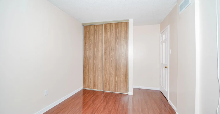 24-25 Cardwell Avenue, Toronto, ON, M1S 4Y7 - 24