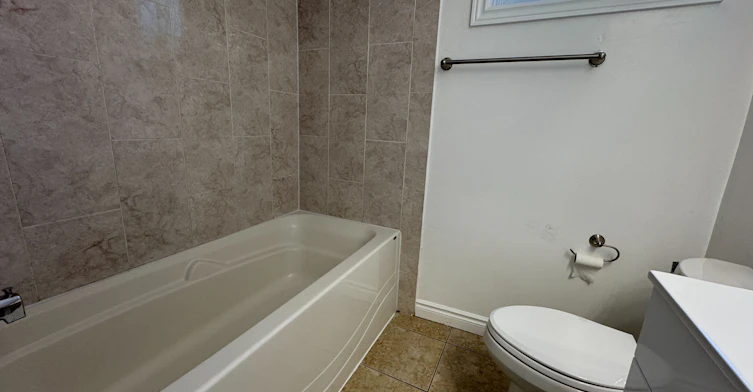 Main Fl-130 Budea Crescent, Toronto, ON, M1R 4W1 - 13