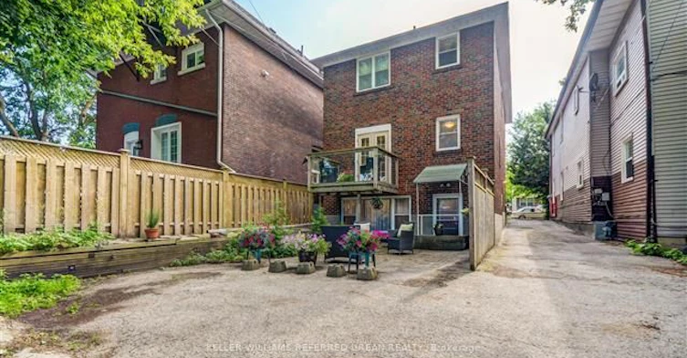2nd floor-407 Woodbine Avenue, Toronto, ON, M4L 3P7 - 3