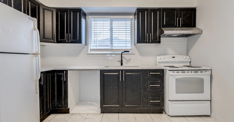 1-796 Midland Avenue, Toronto, ON, M1K 4E7 - 4