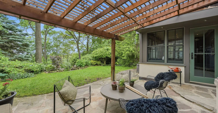 31 Glen Oak Drive, Toronto, ON, M4E 1Y4 - 2
