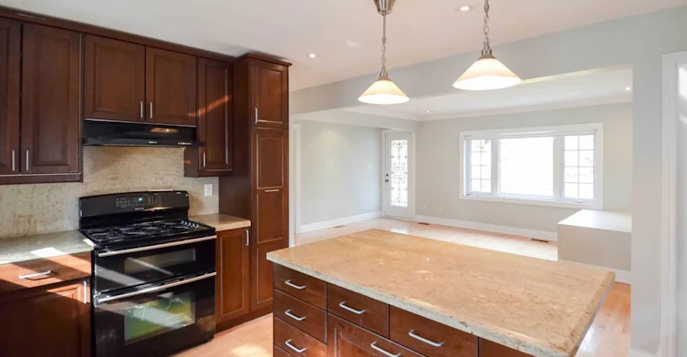 526 Poplar Avenue, Ajax, ON, L1S 1G1 - 2