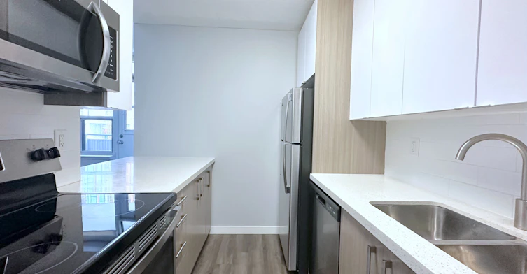 303-265 Main Street, Toronto, ON, M4C 4X3 - 3