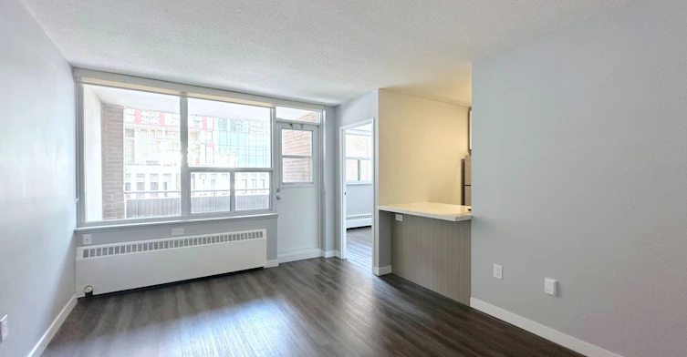 303-265 Main Street, Toronto, ON, M4C 4X3 - 2