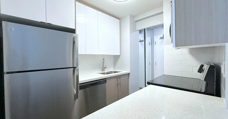 303-265 Main Street, Toronto, ON, M4C 4X3 - 4