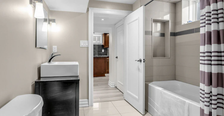 22 Scotswood Road, Toronto, ON, M1R 3N2 - 17