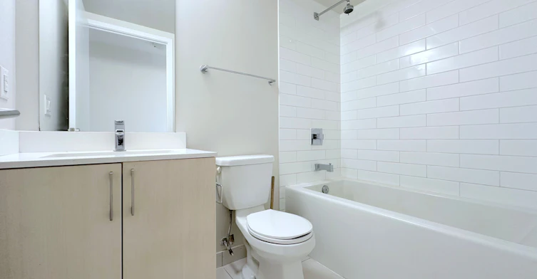 404-763 Woodbine Avenue, Toronto, ON, M4E 2J4 - 11