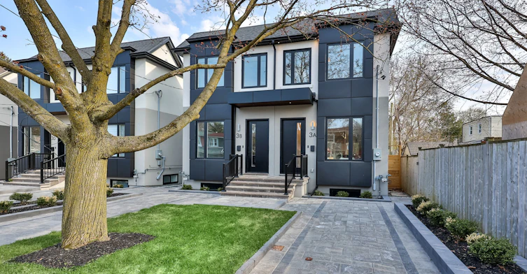 3A Linton Avenue, Toronto, ON, M1N 1W5 - 2