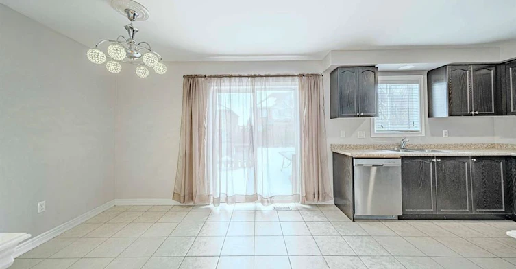 63 Kirkland Place, Whitby, ON, L1P 1X1 - 12