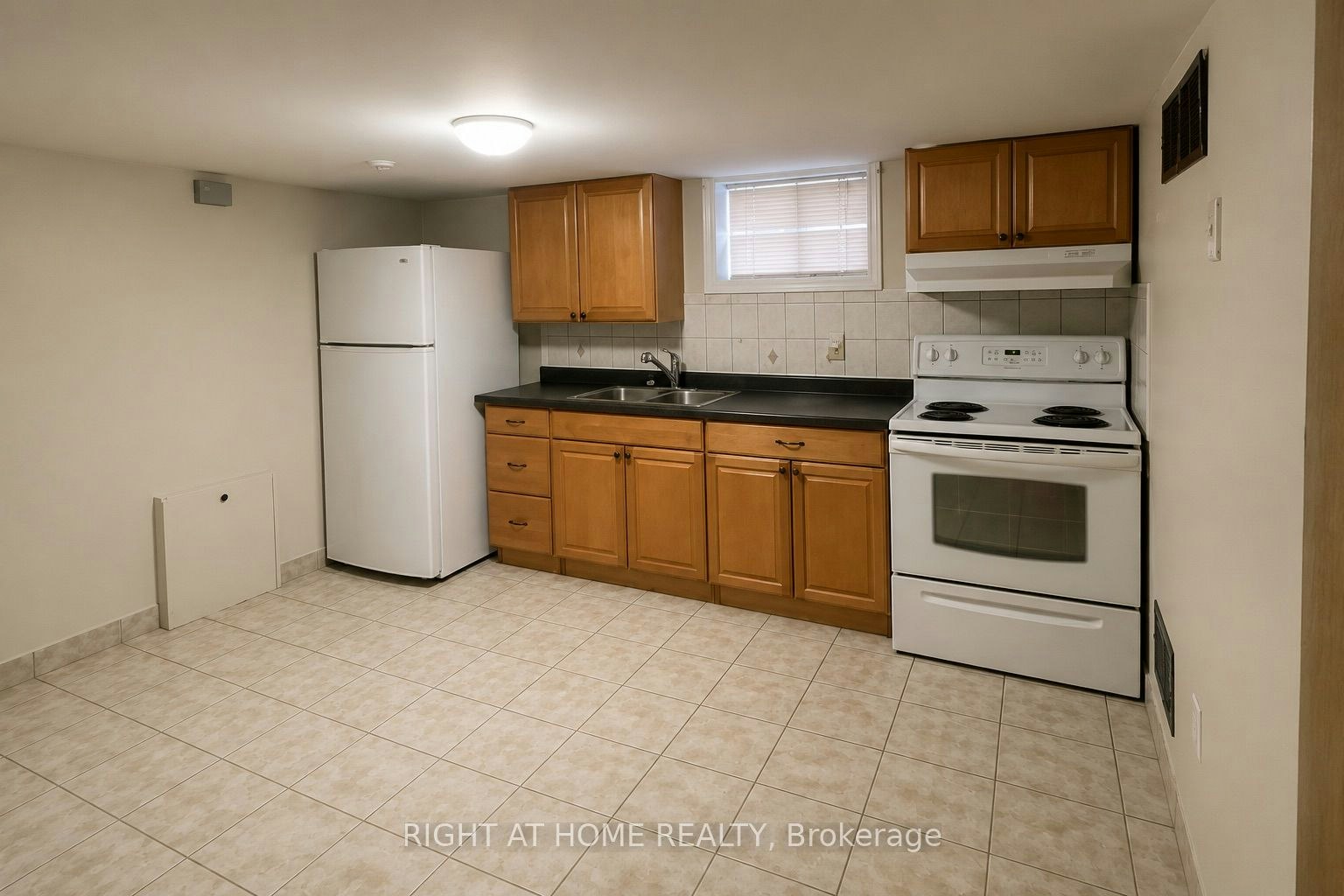 27 Wanita Road, Toronto, ON, M1C 1V3 - 6