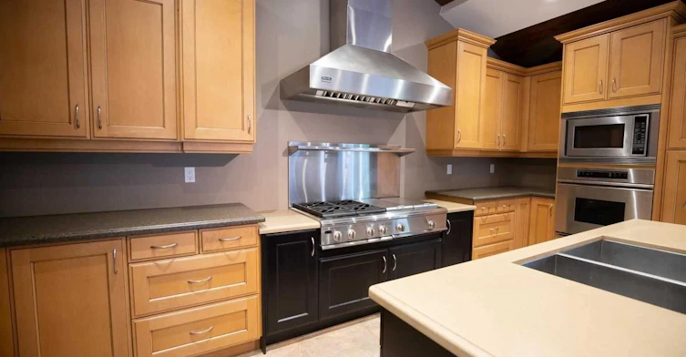 6472 Country Lane, Whitby, ON, L1M 1N6 - 6