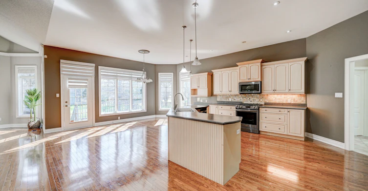 23 Hanover Court, Whitby, ON, L1N 7J1 - 18