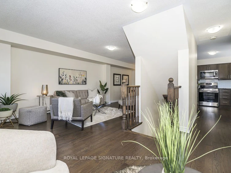 52 Deans Drive, Toronto, ON, M1L 0J4 - 3