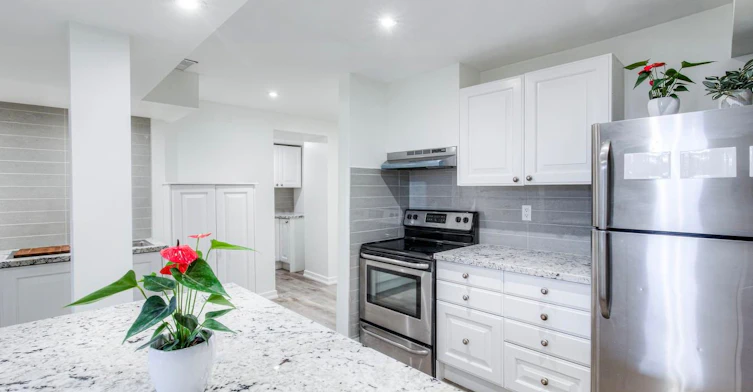 LOWER - 562 Winette Road, Pickering, ON, L1W 2M3 - 9