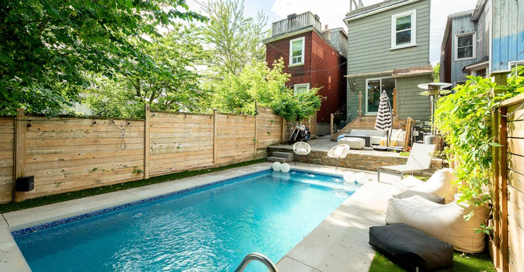 35 Dingwall Avenue, Toronto, ON, M4J 1C4 - 39