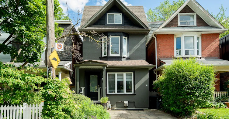 35 Dingwall Avenue, Toronto, ON, M4J 1C4