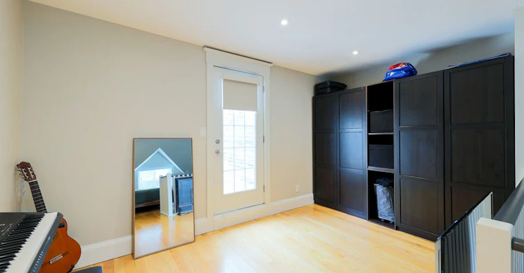 35 Dingwall Avenue, Toronto, ON, M4J 1C4 - 27