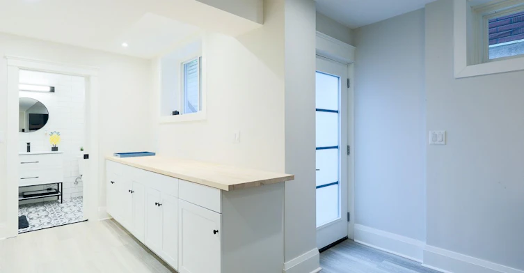 35 Dingwall Avenue, Toronto, ON, M4J 1C4 - 32