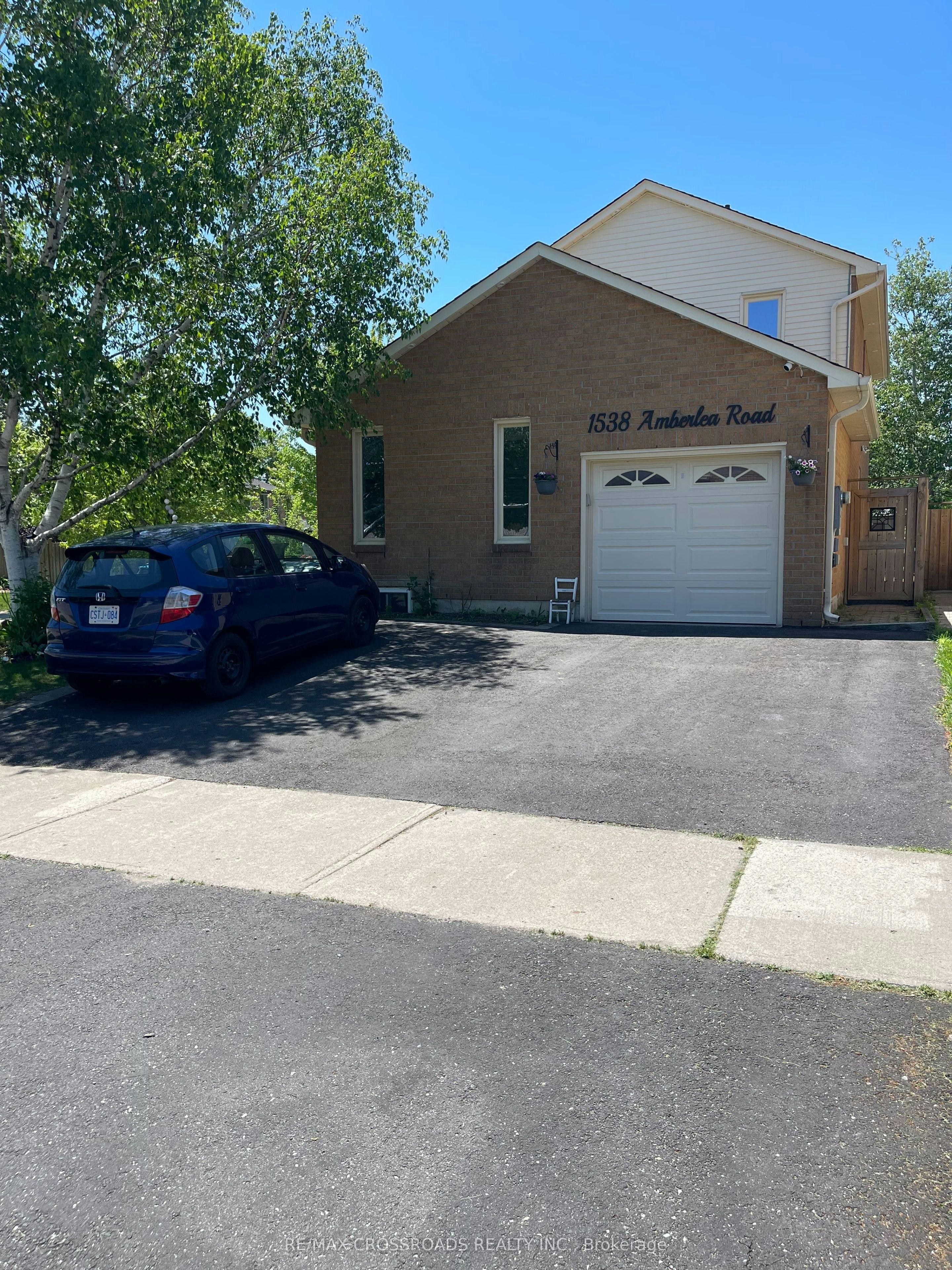 1538 Amberlea Road, Pickering, ON, L1V 4V4 - 2