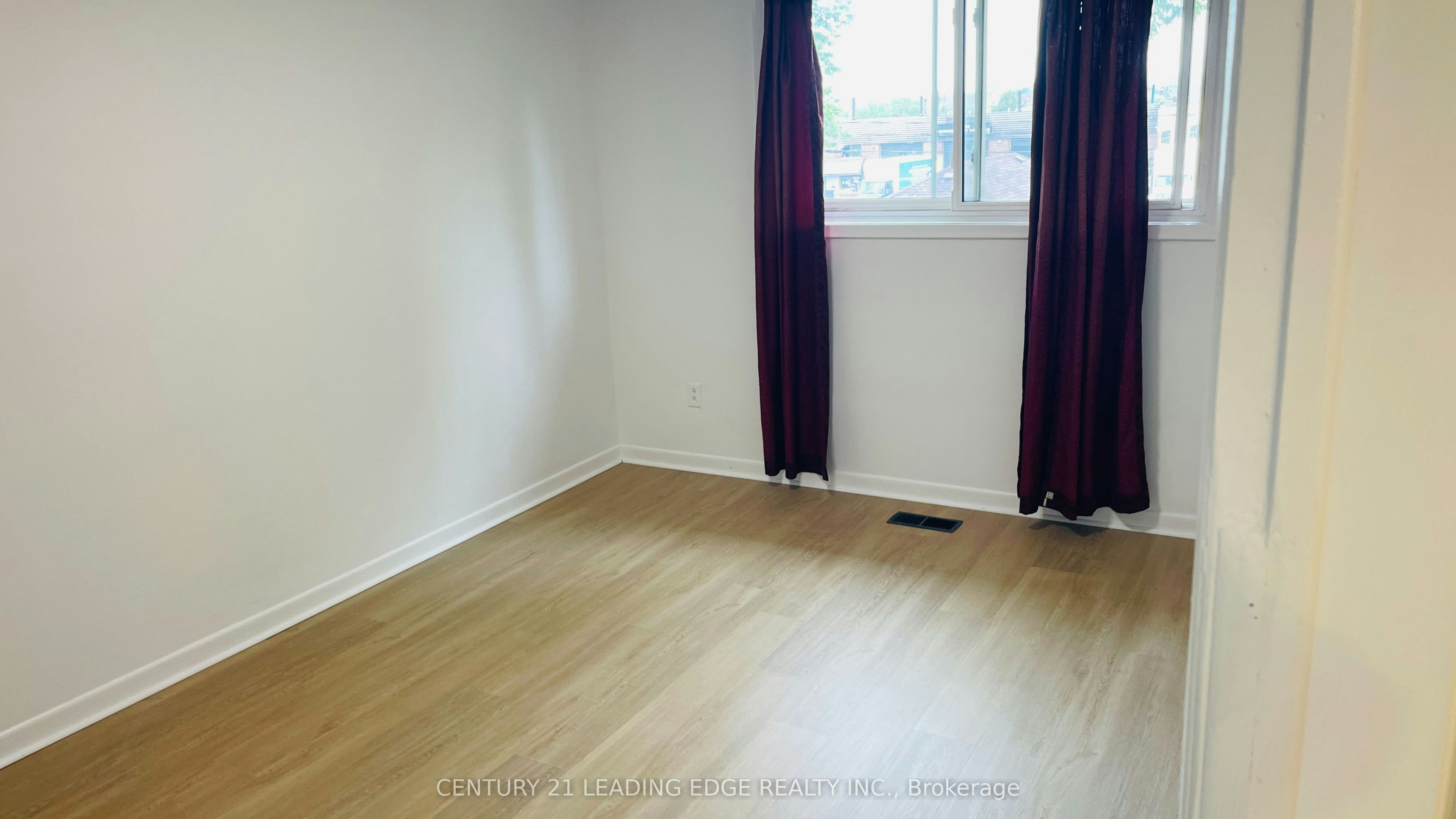 Second Flr-56 Jeavons Avenue, Toronto, ON, M1K 1T2 - 10