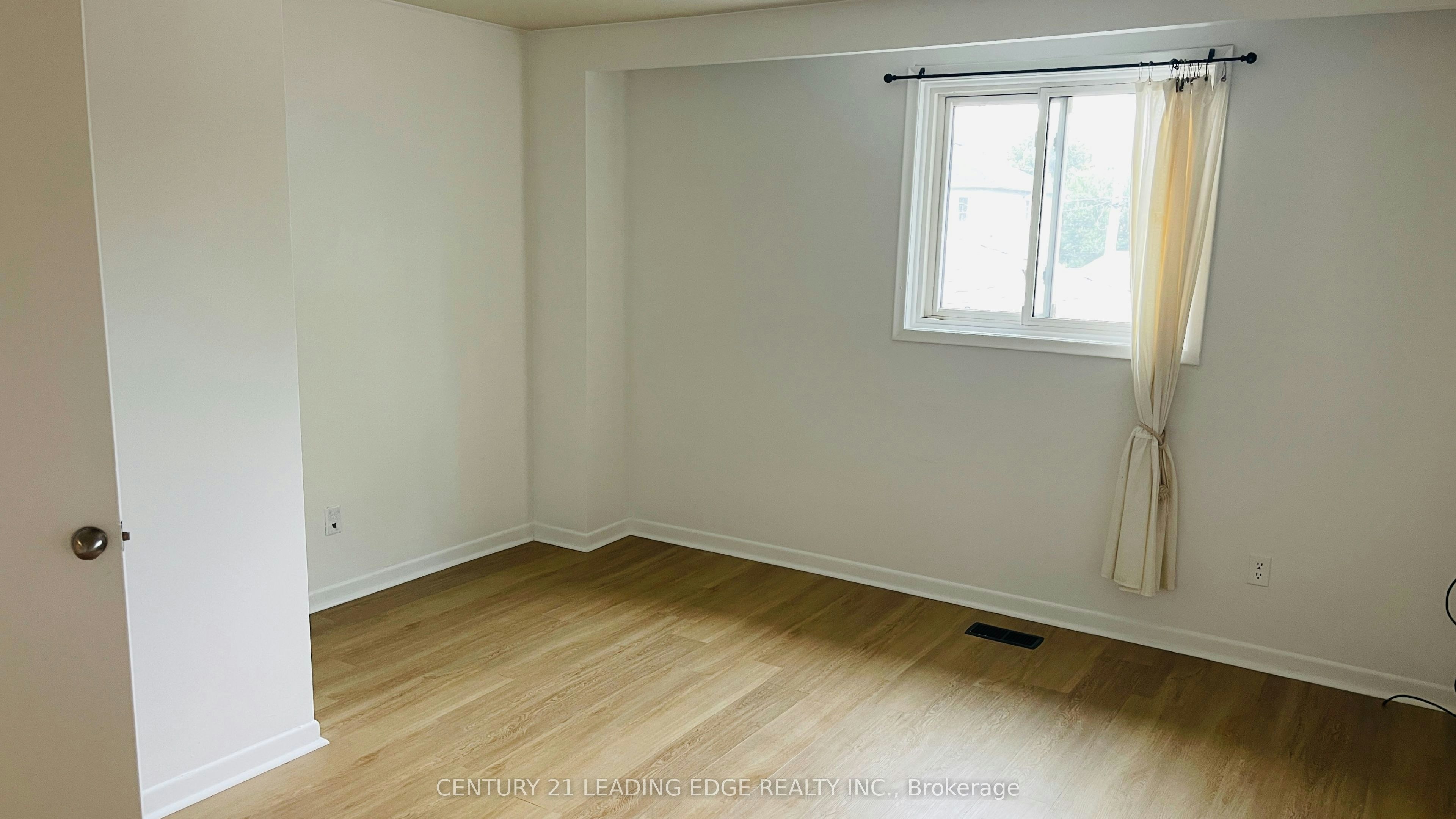 Second Flr-56 Jeavons Avenue, Toronto, ON, M1K 1T2 - 8