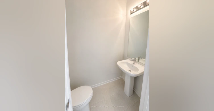 729 Heathrow Path, Oshawa, ON, L1H 7K5 - 3