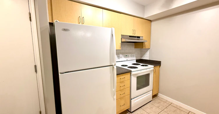 302-3650 Kingston Road, Toronto, ON, M1M 1R9 - 9