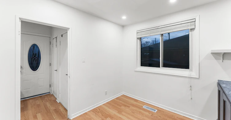 MAIN-312 Palmerston Avenue, Whitby, ON, L1N 3E9