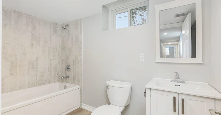 Upper-201 High Street, Whitby, ON, L1N 5H5 - 17