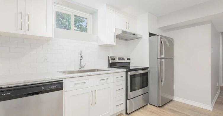 Upper-201 High Street, Whitby, ON, L1N 5H5 - 16