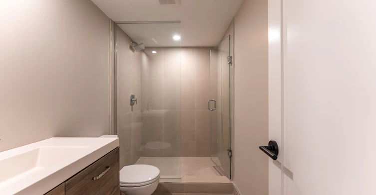 #2-352 Jones Avenue, Toronto, ON, M4J 3G3 - 3