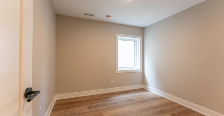 #2-352 Jones Avenue, Toronto, ON, M4J 3G3 - 4