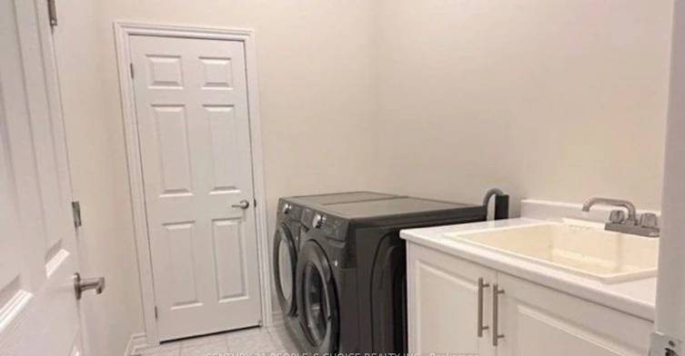 303 Fleetwood Drive, Oshawa, ON, L1K 3G2 - 7