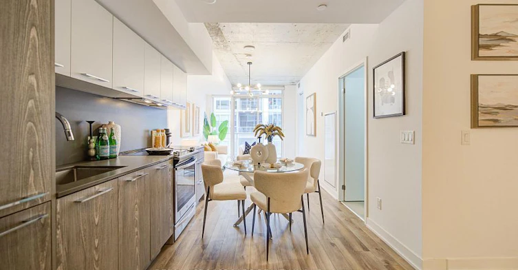 907-30 Baseball Place, Toronto, ON, M4M 0E8 - 3