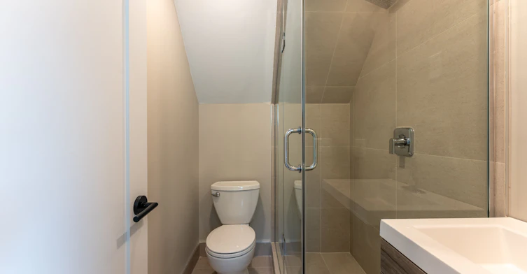 5-352 Jones Avenue, Toronto, ON, M4J 3G3 - 15