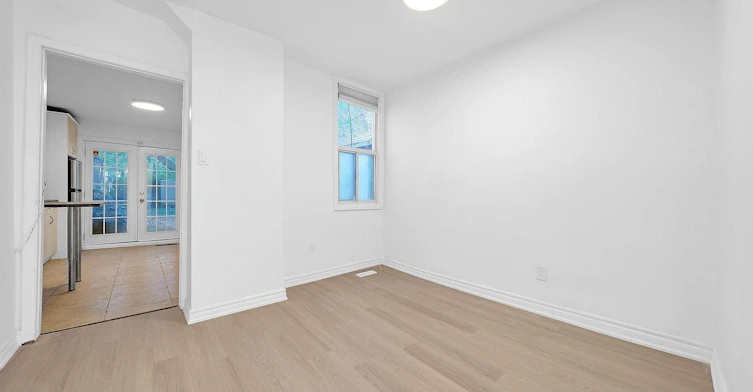 Main-880 Dundas Street E, Toronto, ON, M4M 1R3 - 8
