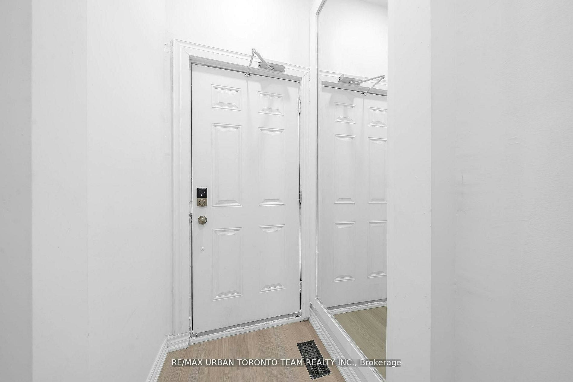 Main-880 Dundas Street E, Toronto, ON, M4M 1R3 - 5