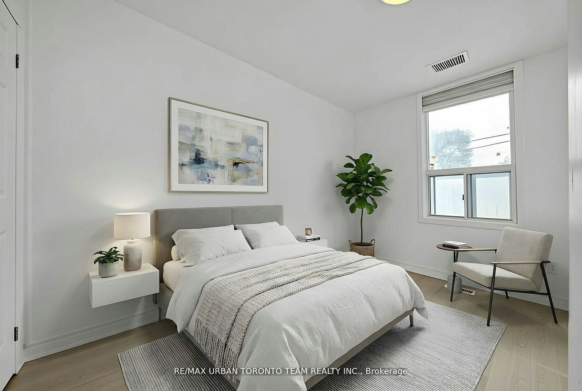 Main-880 Dundas Street E, Toronto, ON, M4M 1R3 - 2