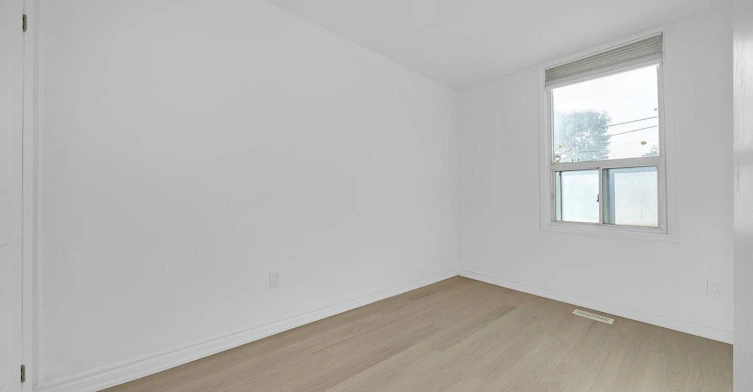 Main-880 Dundas Street E, Toronto, ON, M4M 1R3 - 6