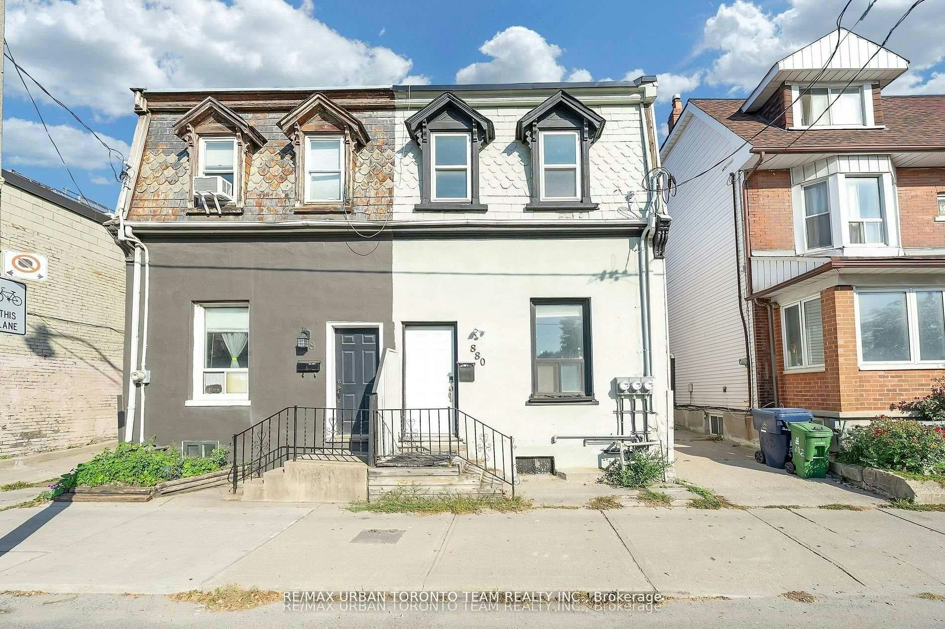 Main-880 Dundas Street E, Toronto, ON, M4M 1R3 - 19