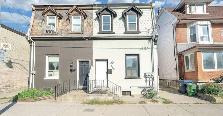 Main-880 Dundas Street E, Toronto, ON, M4M 1R3 - 19