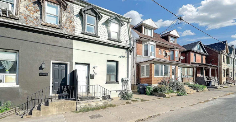 Main-880 Dundas Street E, Toronto, ON, M4M 1R3 - 20