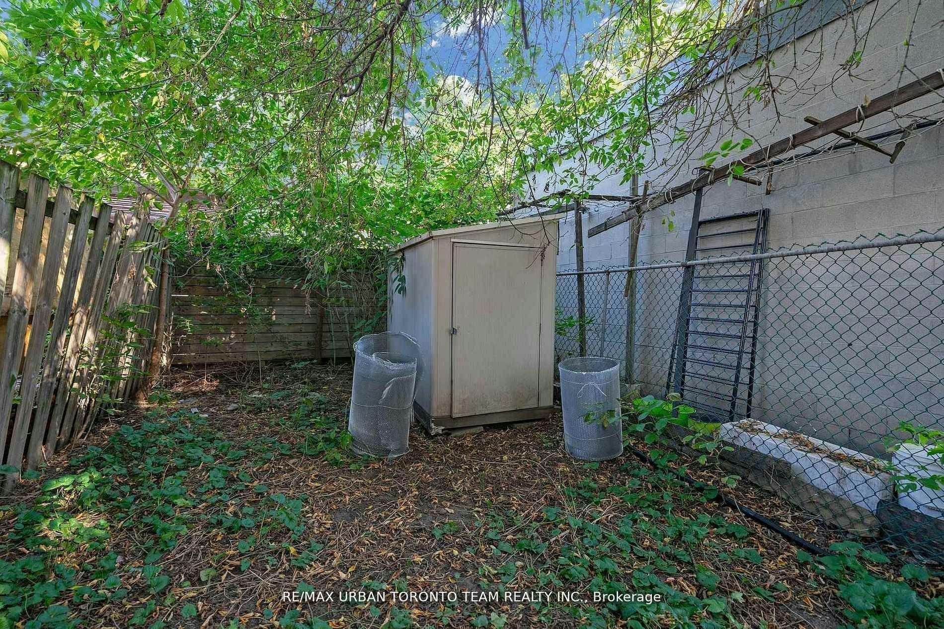 Main-880 Dundas Street E, Toronto, ON, M4M 1R3 - 15