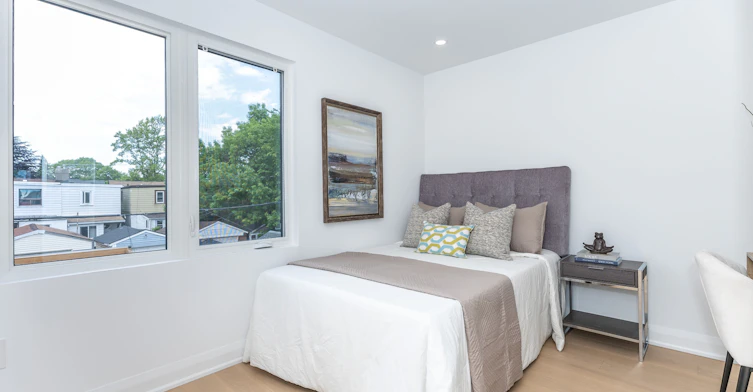 12 Marigold Avenue, Toronto, ON, M4M 3B2 - 23