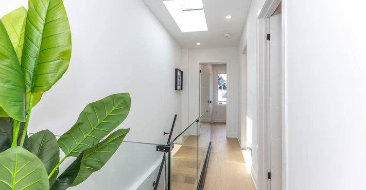 12 Marigold Avenue, Toronto, ON, M4M 3B2 - 14
