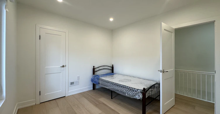926 Greenwood Avenue, Toronto, ON, M4J 4C1 - 16