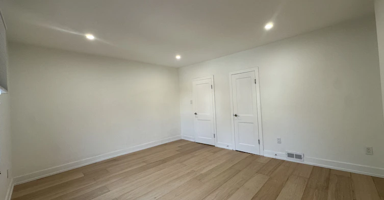 926 Greenwood Avenue, Toronto, ON, M4J 4C1 - 11