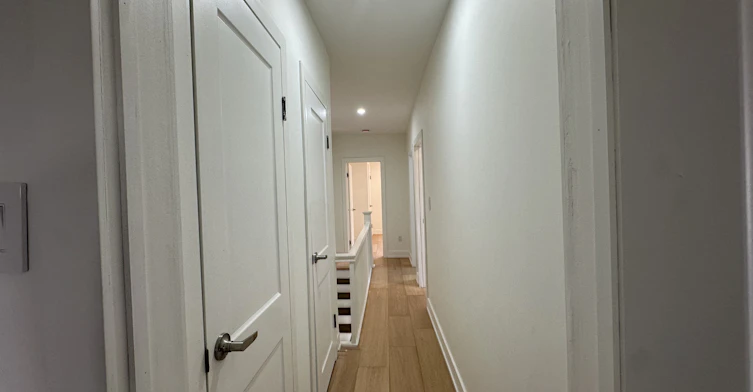 926 Greenwood Avenue, Toronto, ON, M4J 4C1 - 12