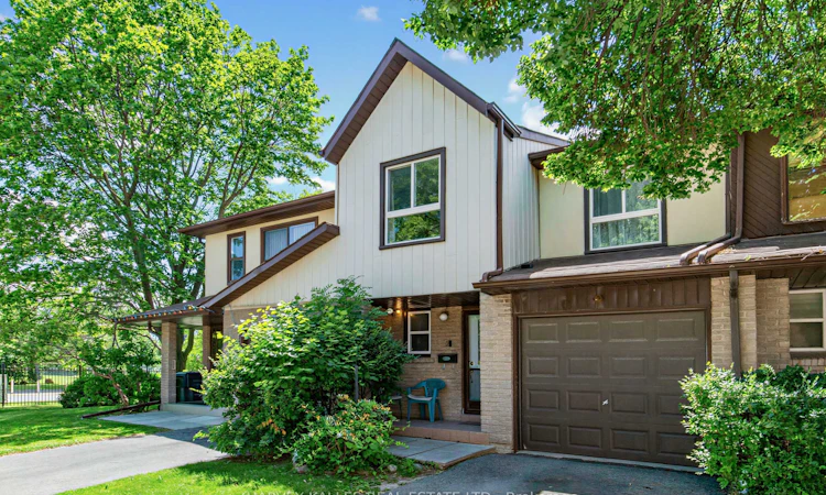 2-1180 Sandhurst Circle